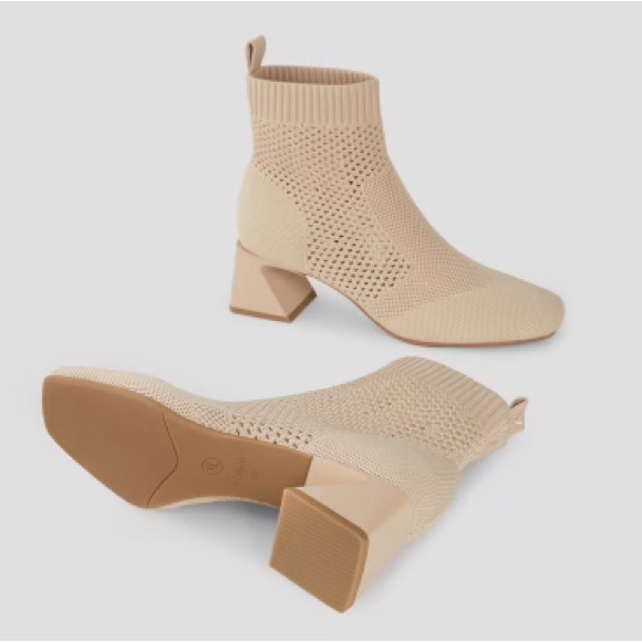 vivaia Shoes - Beige Knit Ankle Boots